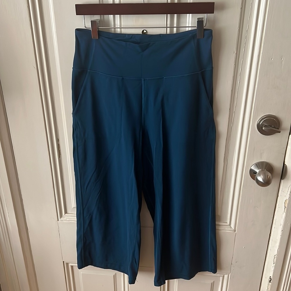 Lululemon wide leg pants